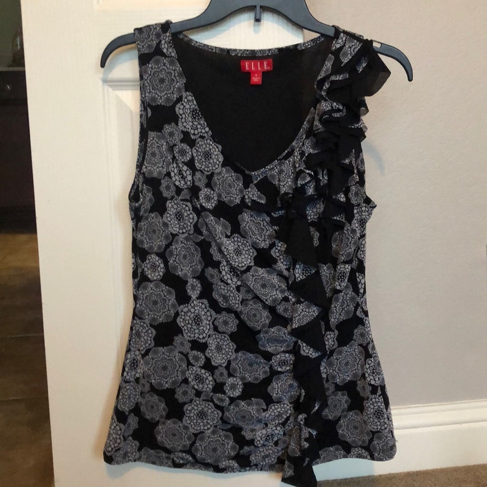 Sleeveless top​